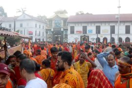 साउनको अन्तिम सोमबारः पशुपतिनाथसहित देशभरका शिवालयमा भक्तजनको घुइँचो
