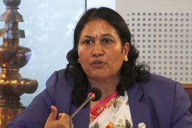 शिक्षा मन्त्री विद्या भट्टराईको स्वास्थ्यमा गम्भीर समस्या, टिचिङमा उपचार हुँदै