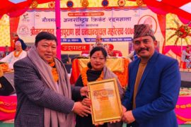 महायज्ञमा रंगशाला निर्माणको लागि दिनेश चुकेले दिए १० लाख