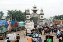 कफ्र्यूका कारण रक्सौलमा रोकिए नेपाली
