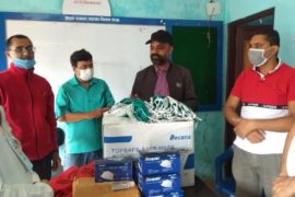पत्रकारलाई स्वास्थ्य सामग्री हस्तान्तरण