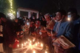 ओलीको पक्षमा चितवनमा दीप प्रज्वलन