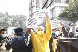 प्रतिनिधिसभा विघटनविरुद्ध प्रदर्शनमा उत्रिएका अधिकारकर्मी पक्राउ