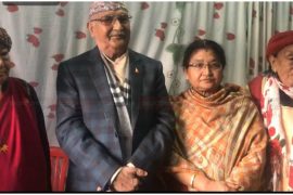 पञ्चायत कालकी चर्चित राजनीतिज्ञ भद्रा घलेको घरमा पुगे ओली