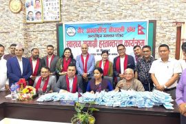 एनआरएनएद्वारा स्वास्थ्य सामग्री हस्तान्तरण