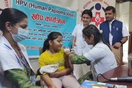 भरतपुरका किशोरीलाई एचपिभि खोप, साउन अन्तिम साता जिल्लाभर लगाईने