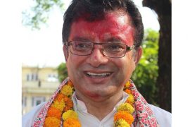 चितवन ३ मा एमालेले गर्‍यो कांग्रेसका बागी दिनेश कोइरालालाई समर्थन
