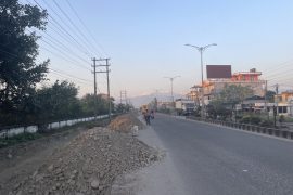 ‘भरतपुर बाइपास सडक’ का ठेकेदारले तिरिरहेका छन् दैनिक ५७ हजार हर्जना