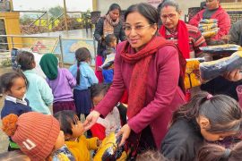 भरतपुर महानगरपालिकाद्वारा एक हजार विद्यार्थीलाई न्यानो कपडा वितरण