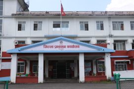 घरमा भएका हतियार प्रहरी कार्यालयमा बुझाउन चितवन प्रशासनको आग्रह