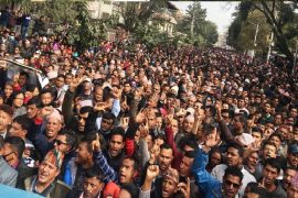 चितवनका सबै सरकारी विद्यालय पर्सीबाट बन्द गरिँदै, आन्दोलन गर्न एक हजार बढी शिक्षक काठमाडौँमा