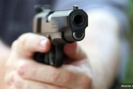 लागूऔषध कारोबारीलाई समात्न प्रहरीले गोठाटारमा गोली चलायो