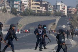 मन्त्रीको गाडी आगजनी घटनामा १७ जना पक्राउ, प्रहरीले चलायो गोली