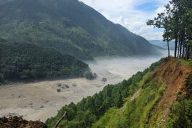 भोटेकोशी–त्रिशूलीमा बाढीको जोखिम , नदी किनारका बासिन्दालाई सचेत रहन आग्रह