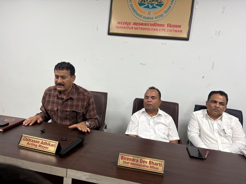 निजी विद्यालयको शुल्क वृद्धिबारे सरोकारवालासँग पुनः छलफल गर्दै भरतपुर महानगर